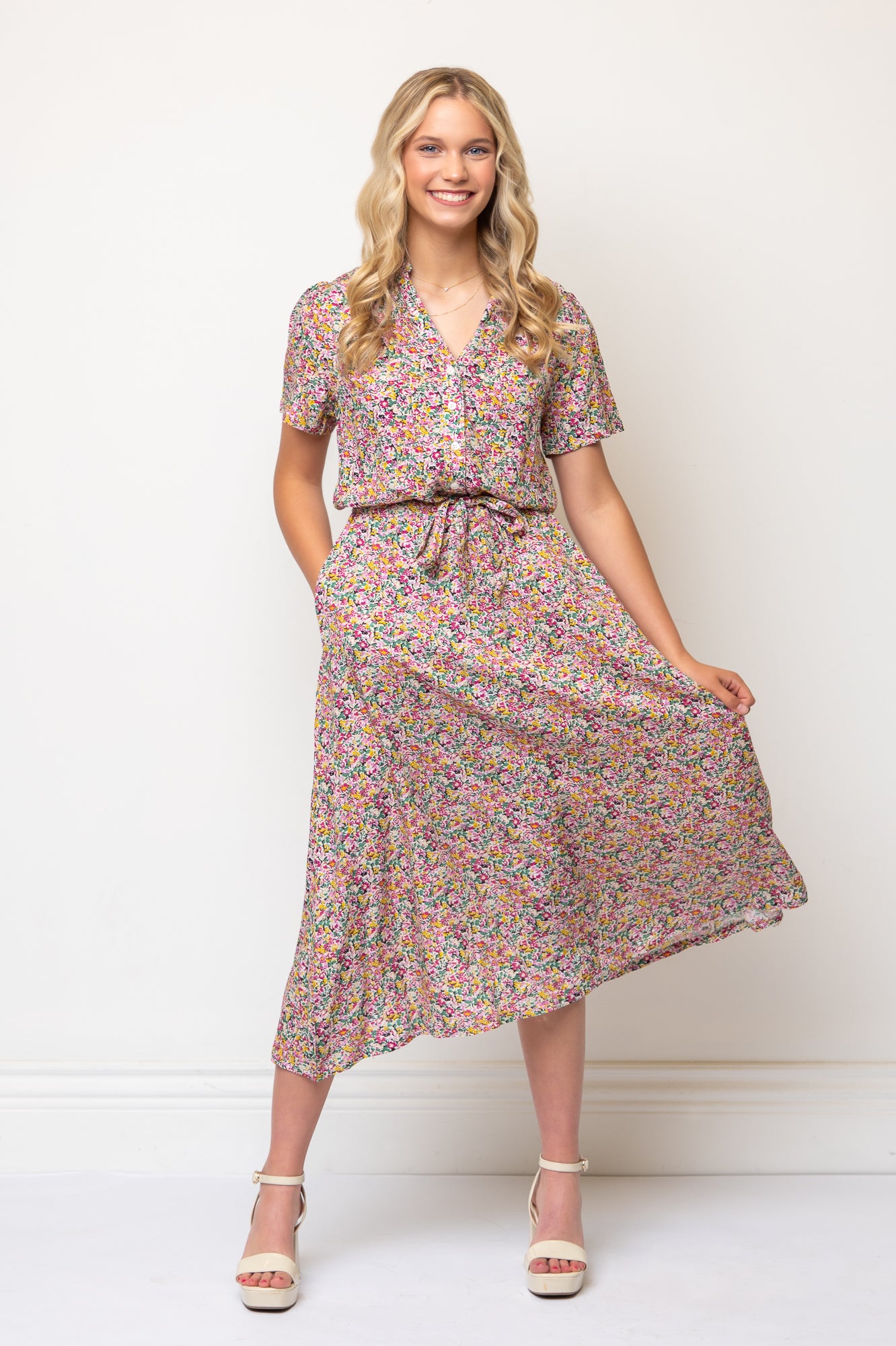 Short Sleeve Floral Midi Length Shirtdress Tie Waist- Black/Salmon