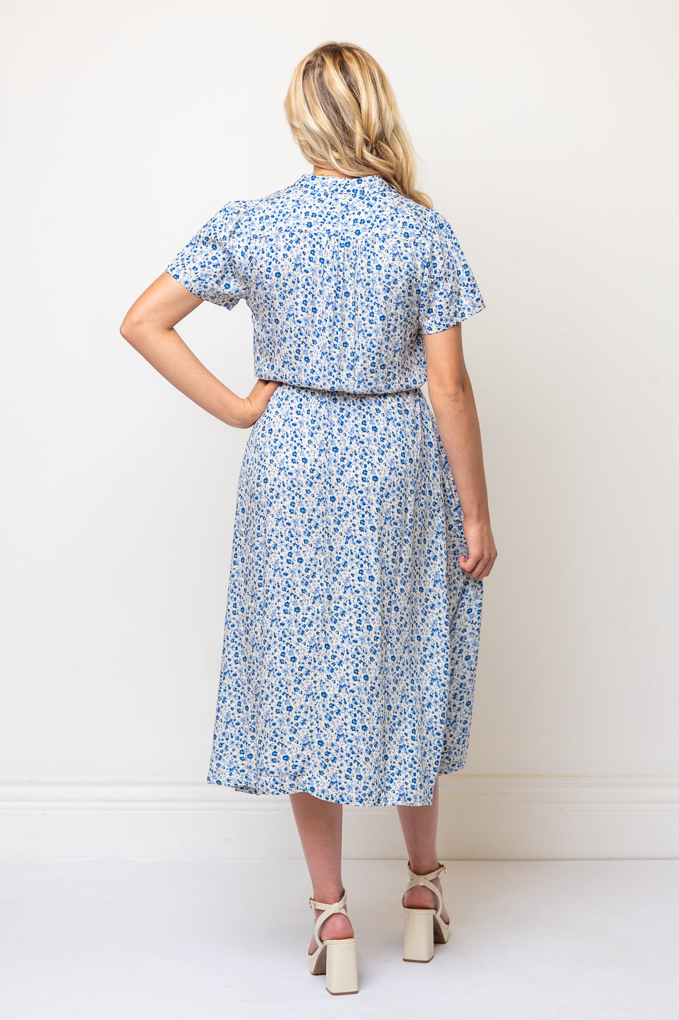 Short Sleeve Floral Midi Length Shirtdress Tie Waist- Blue/Ivory